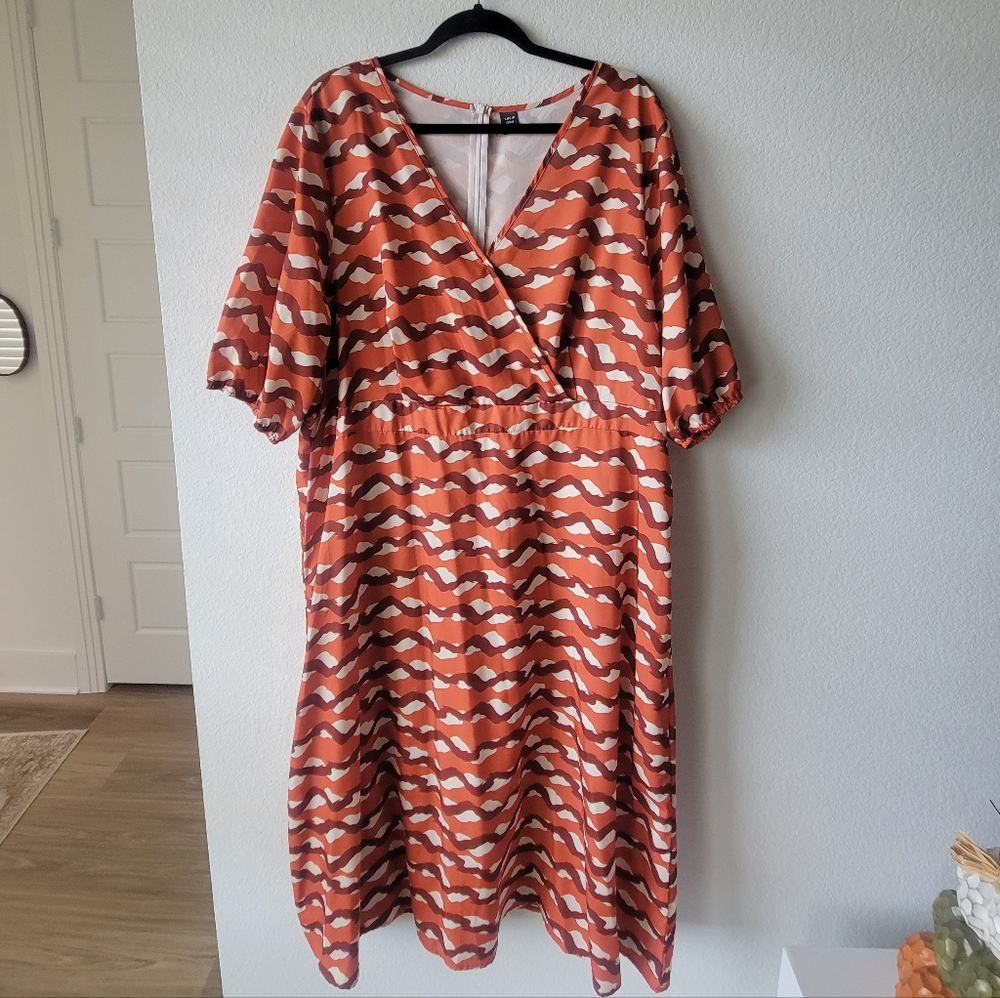 Plus-Size Rust Wave Print Wrap Dress Orange